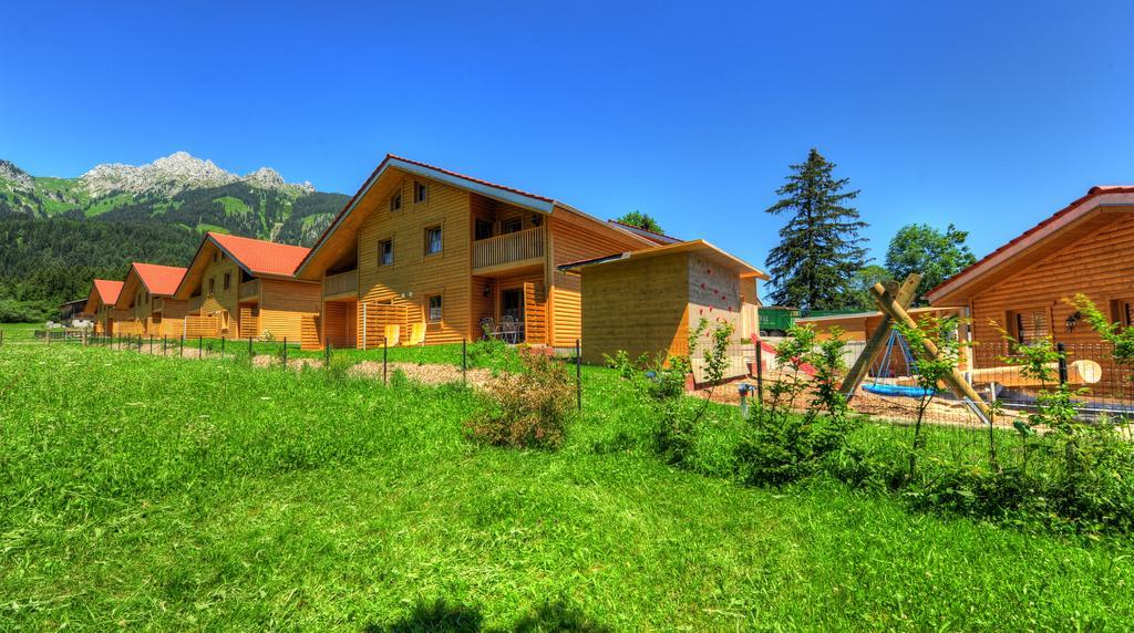 Feriendorf Am Hahnenkamm Reutte Exterior photo